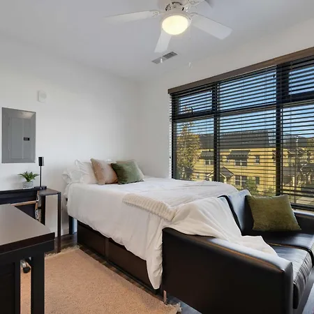 Fully Furnished Apartment Near Campus And Downtown